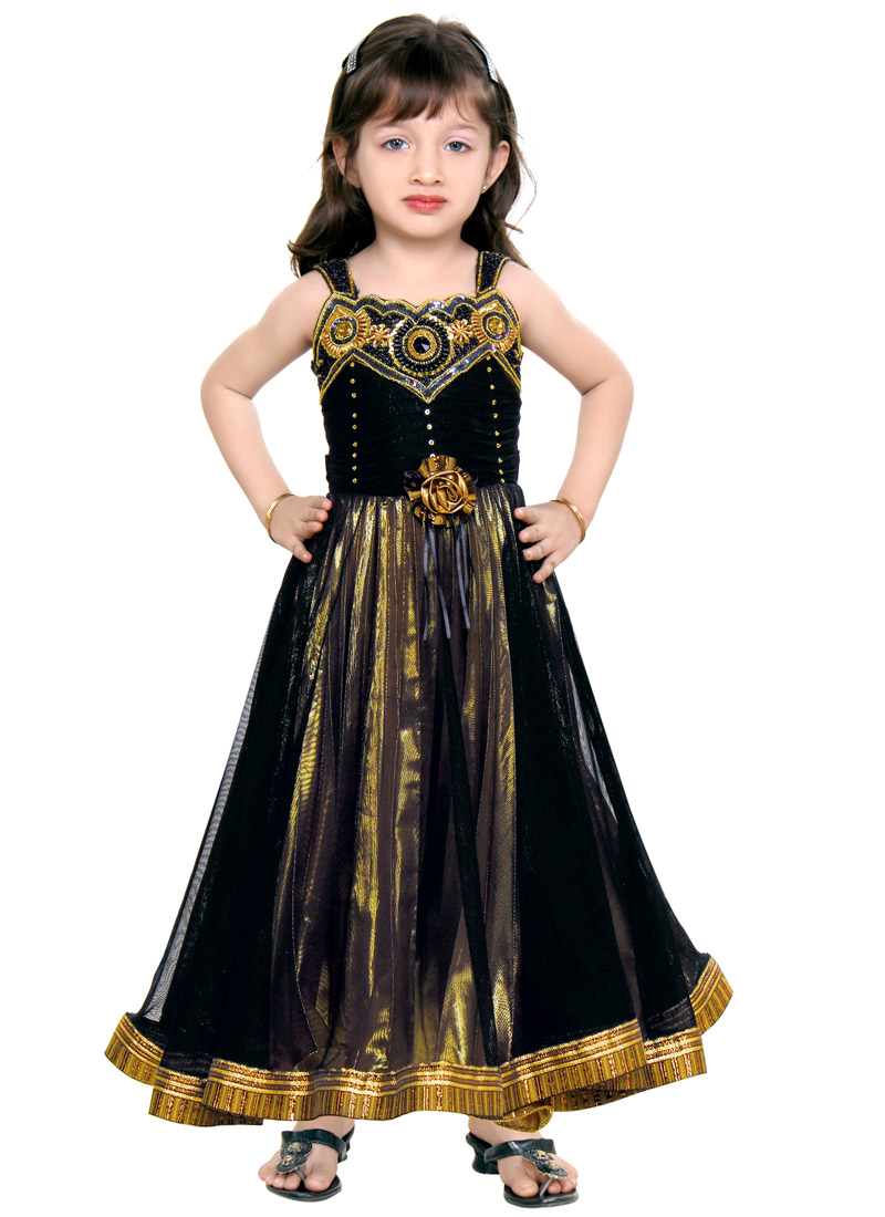 Kids Clothes Gap Collection Gap’s collection of kids clothes includes an amazing variety of comfortable, durable clothing, from school uniforms to sweatpants. You will find kids clothing for every occasion and season in this selection.